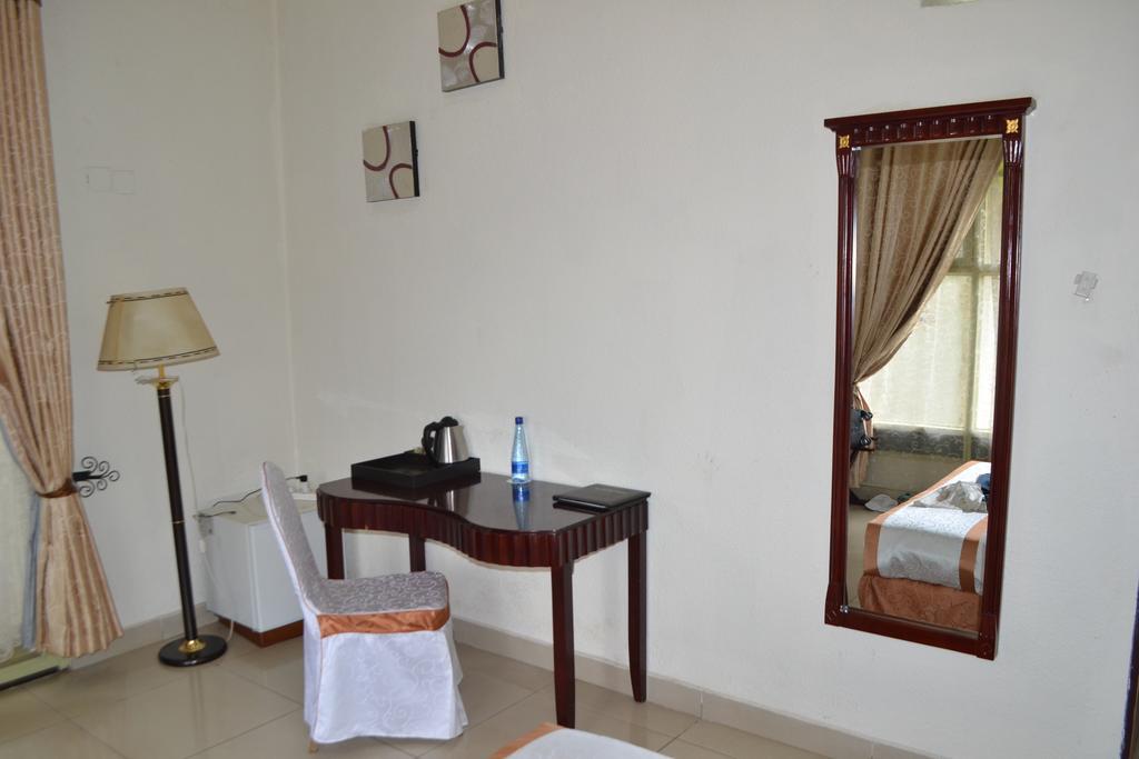 Dolce Vita Resort Hotel Bujumbura Oda fotoğraf